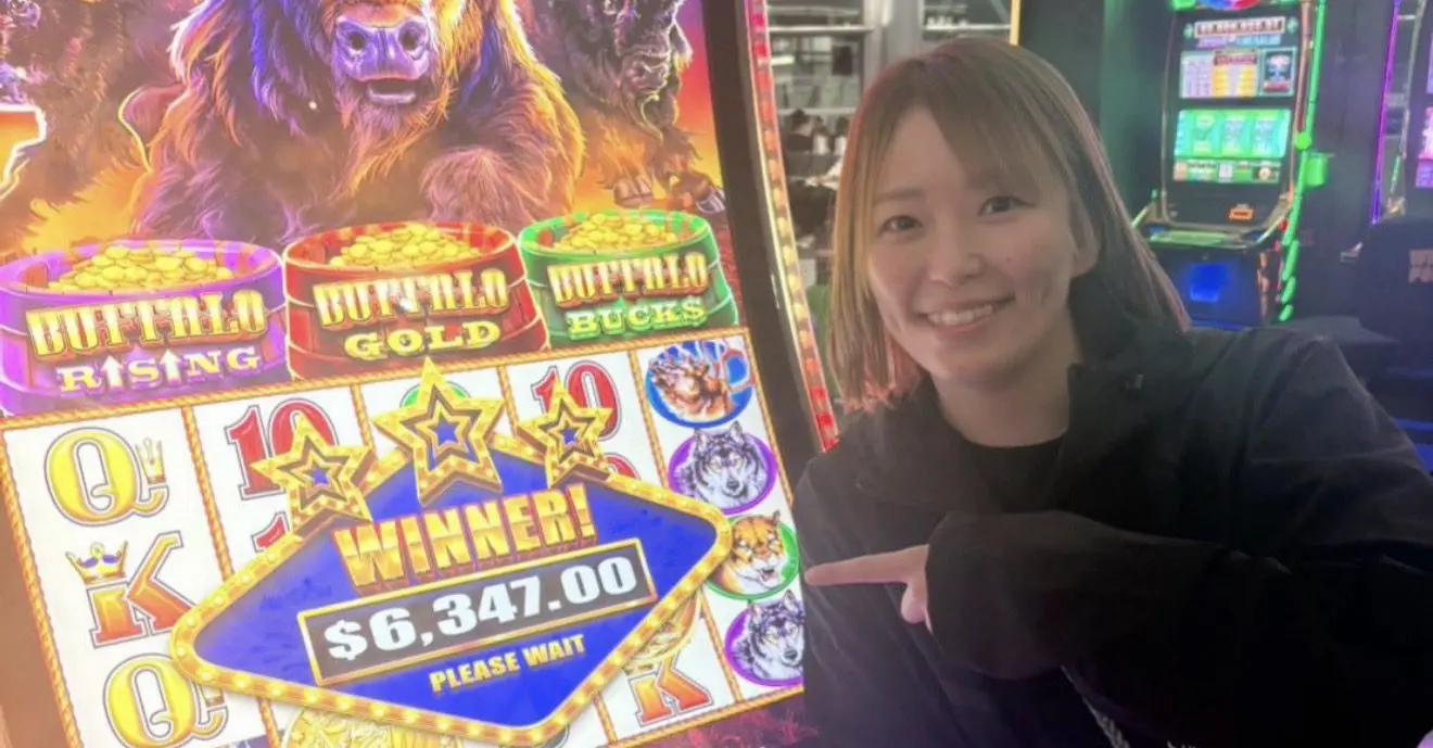 Pro Wrestler Sareee Hits Jackpot On Slot Machine In Las Vegas