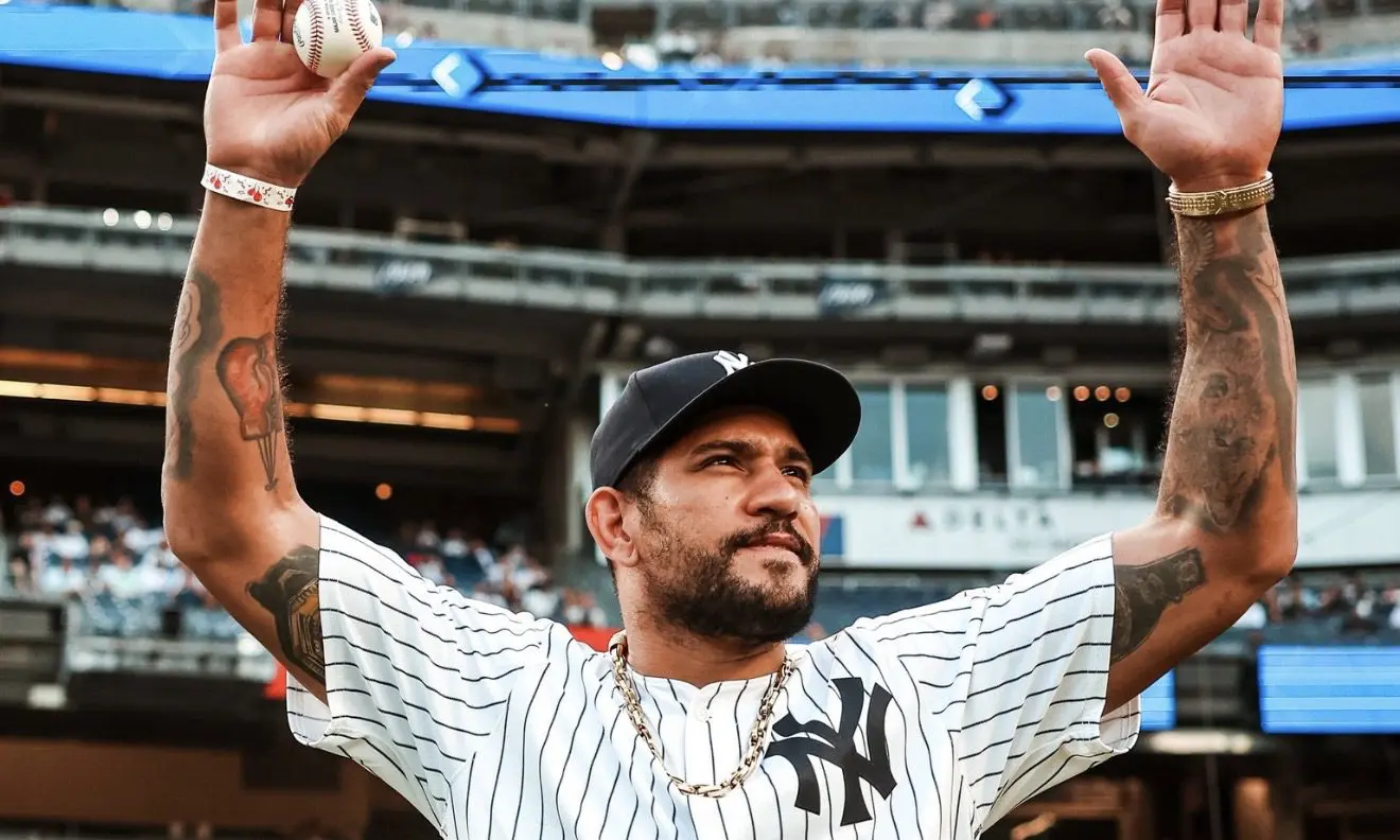 Alex Pereira Throws Out First Pitch For Yankees Game