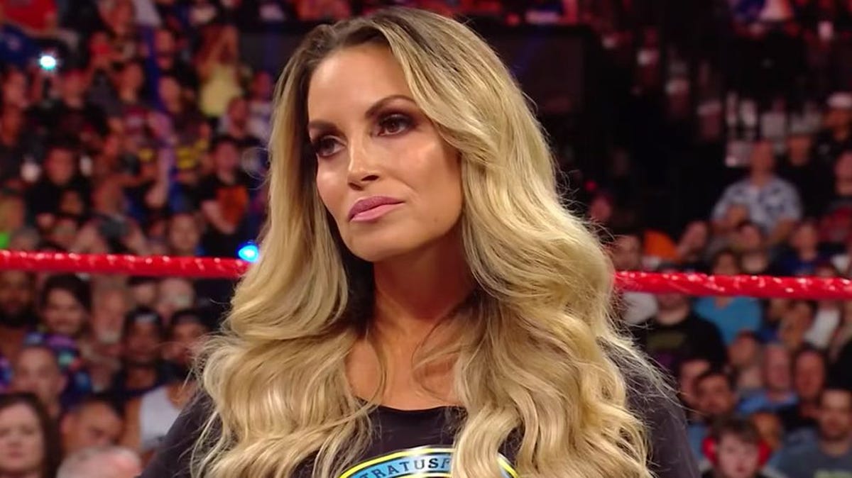 Lita And Becky Lynch Called In Trish Stratus To Even The Odds Against ...