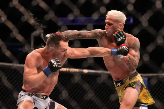 Charles Oliveira Reflects On First Chandler Fight, Says He Has Fire Power In His Hands